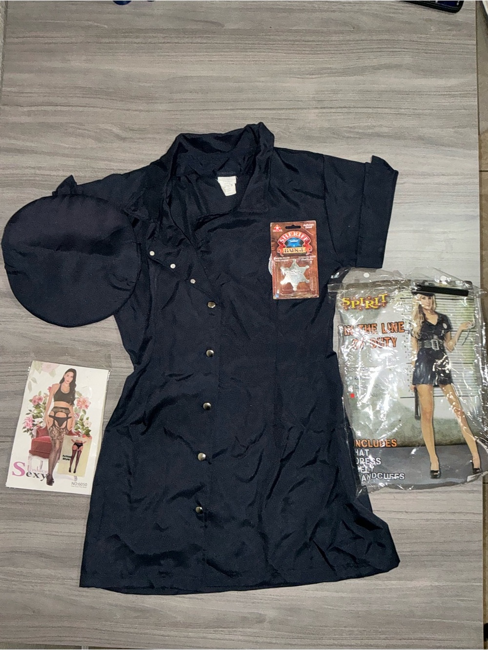 Spirit Halloween "In The Line Of Duty" Sexy Cop Costume – Women's Large (8-10)